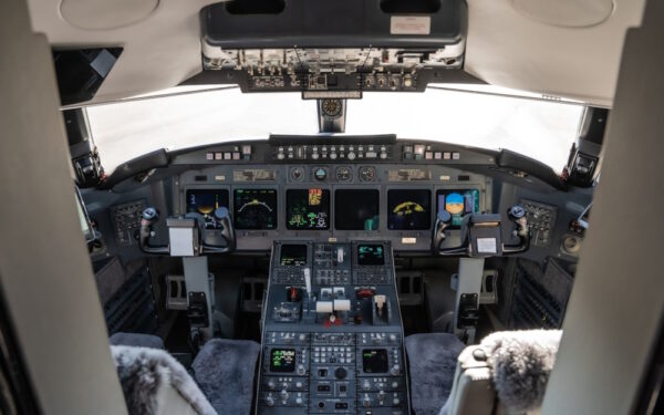 1997 Bombardier CL 604 Cockpit