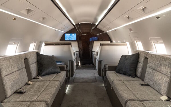 1997 Bombardier CL 604 Inside 2