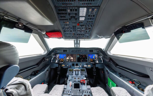 2013 Gulfstream G550 Cockpit