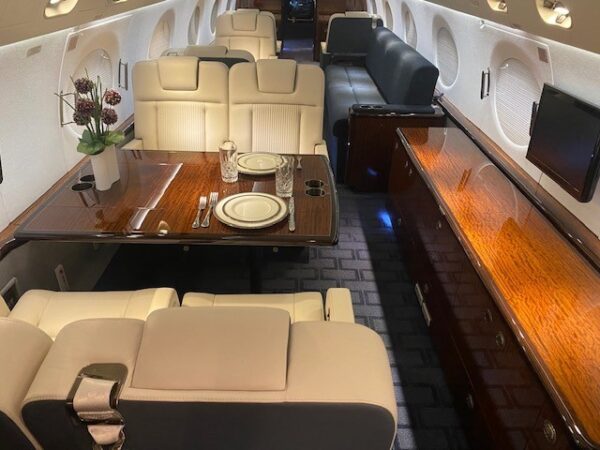 2015 Gulfstream G550 Inside 4